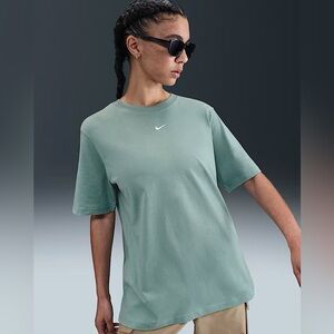 Oversized Nike t-shirt